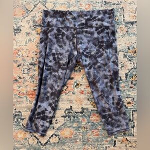 Athleta Plus Size Salutation Stash Pocket II Print 7/8 Leggings
Size 3X